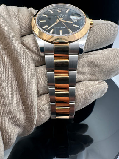 Rolex Datejust 41mm Two tone (Yellow Gold and Stainless Steel) Black Dial, Oyster Band, Smooth Bezel 126303 Pre-Owned