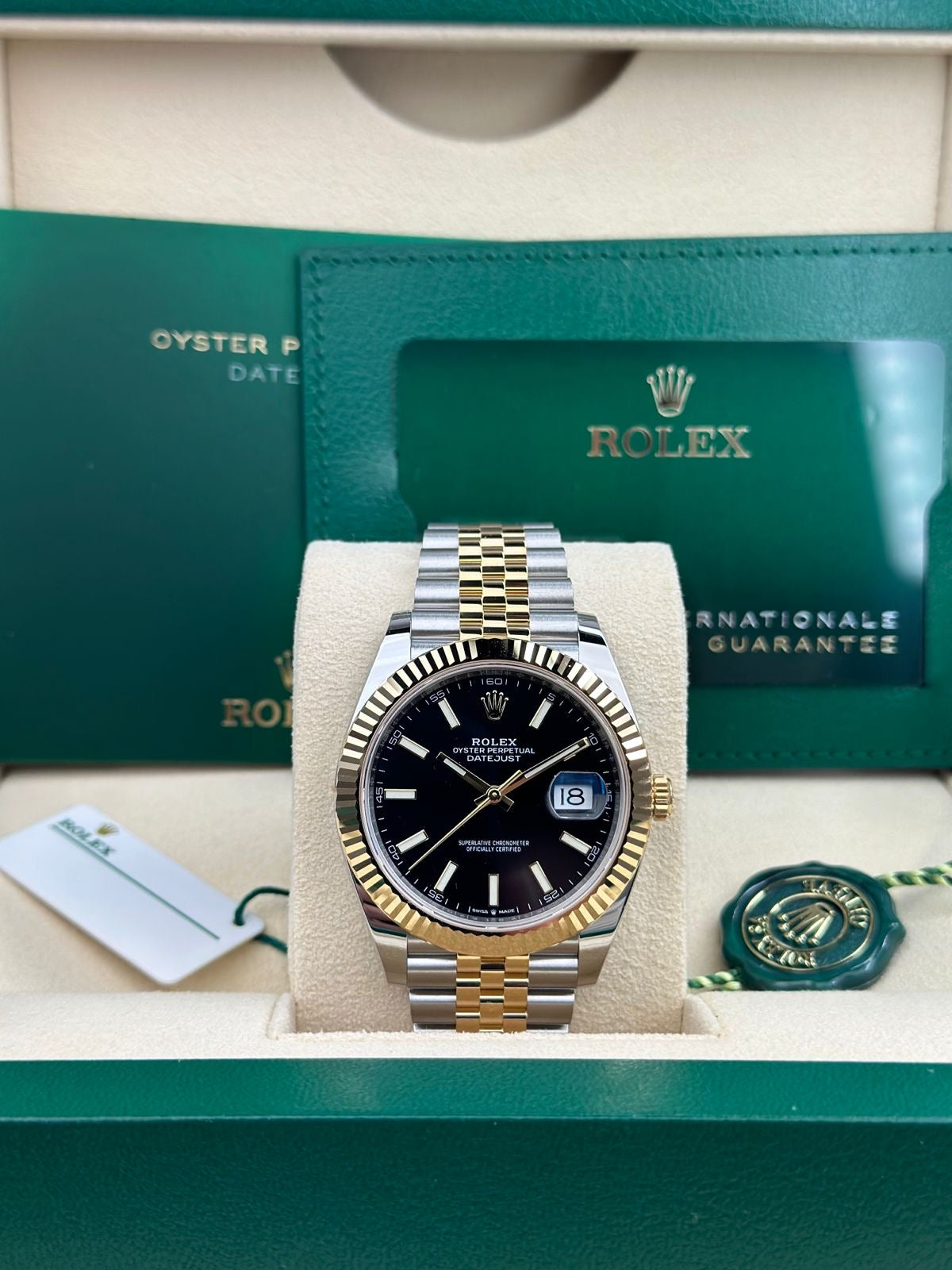 ROLEX DATEJUST 41 JUBILEE BRACELET, TWO TONE (Yellow Gold), BLACK STICK DIAL, 126333