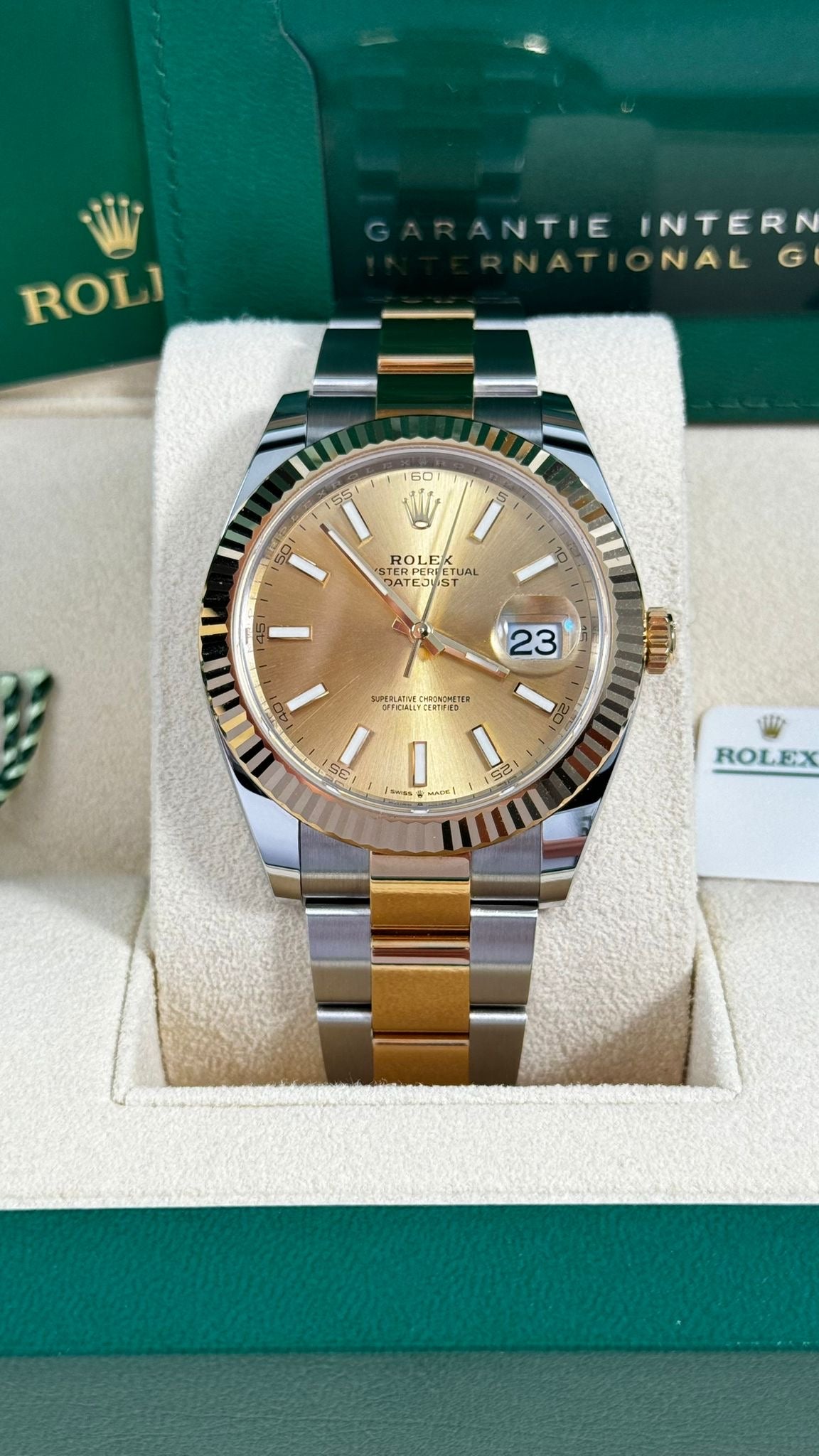 ROLEX DATEJUST 41, OYSTER BRACELET, TWO TONE (YELLOW GOLD), CHAMPAGNE STICK DIAL, 126333