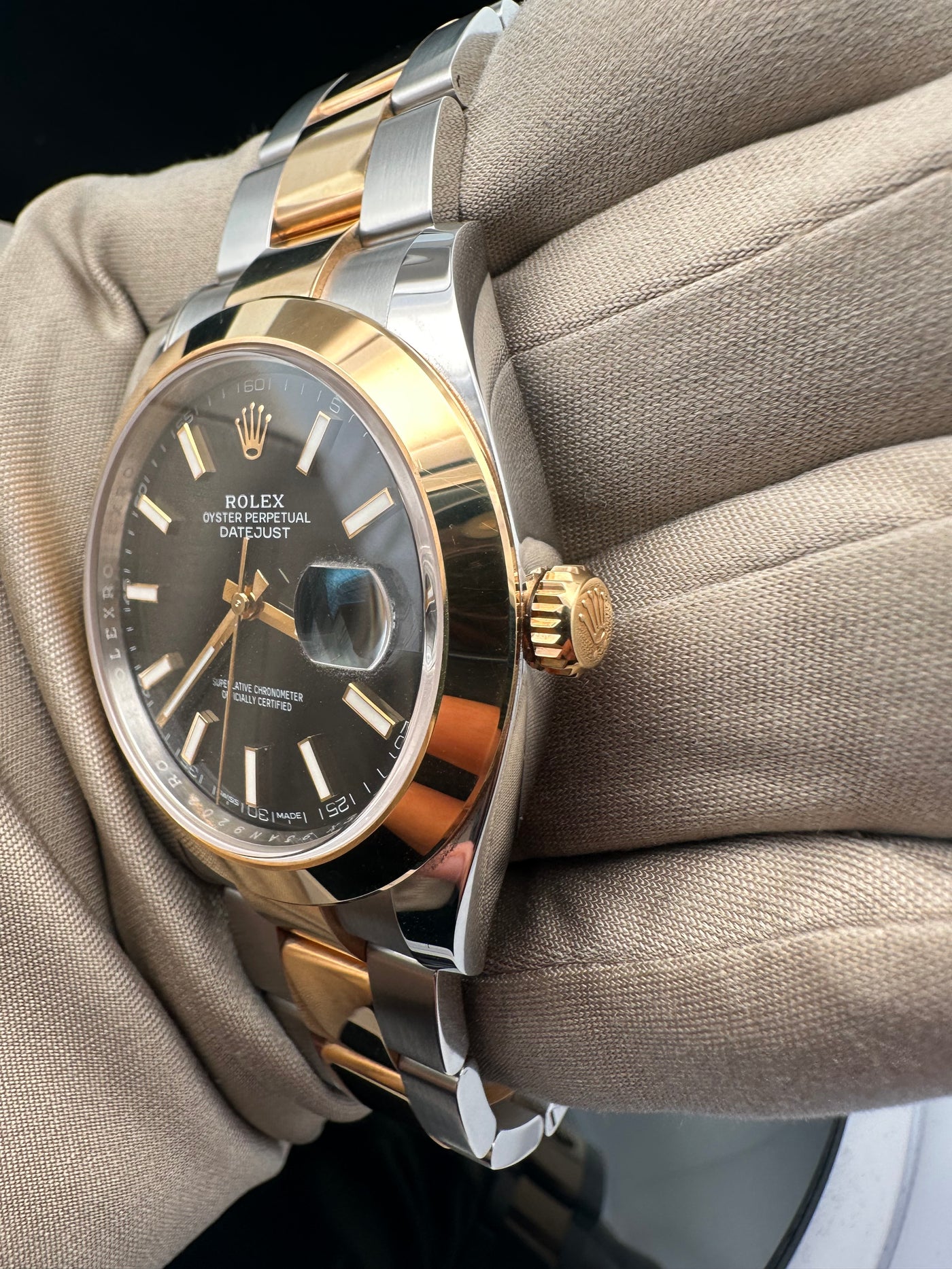 Rolex Datejust 41mm Two tone (Yellow Gold and Stainless Steel) Black Dial, Oyster Band, Smooth Bezel 126303 Pre-Owned