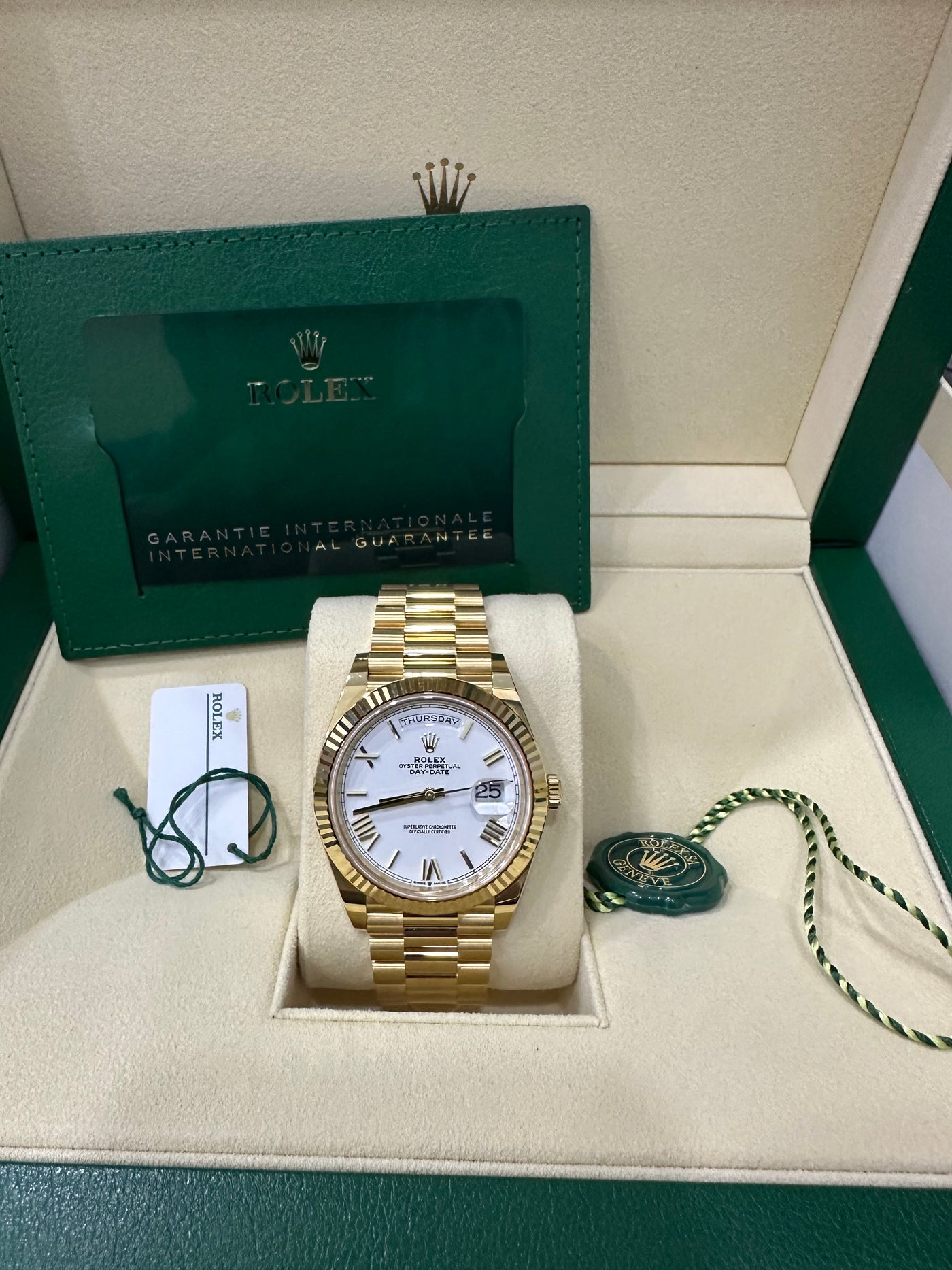 ROLEX DAY-DATE 40 YELLOW GOLD WHITE ROMAN DIAL & FLUTED BEZEL PRESIDENT BRACELET 228238 PREOWNED