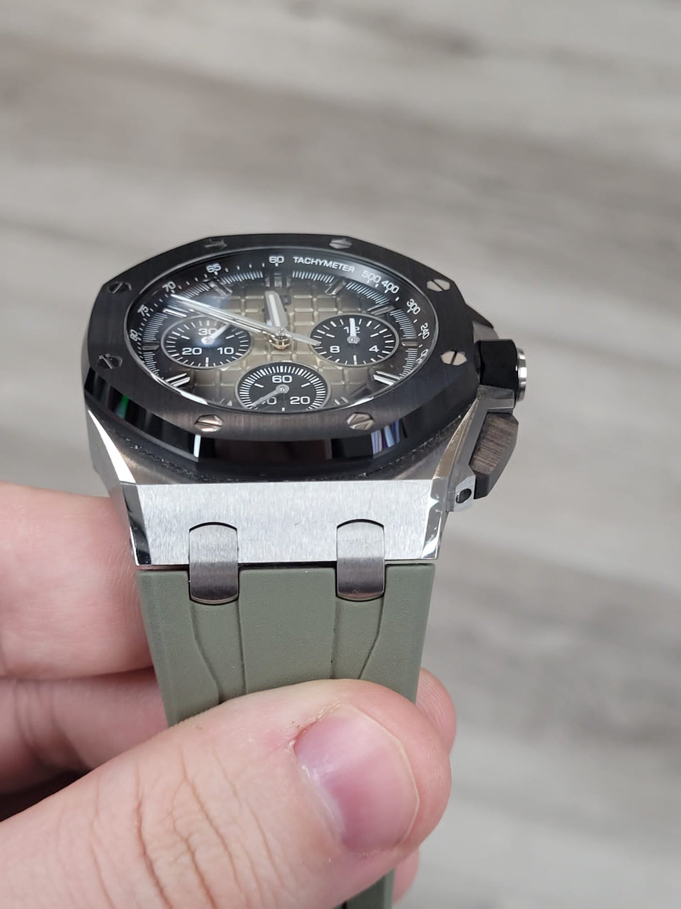 Audemars Piguet Royal Oak Offshore Selfwinding Chronograph - SMOKE DIAL - 26420SO.OO.A600CA.01