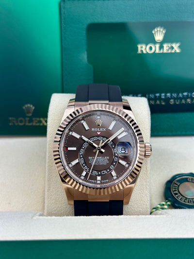 Rolex Sky-Dweller, Oyster, 42mm, chocolate dial oysterflex, everose gold, 336235