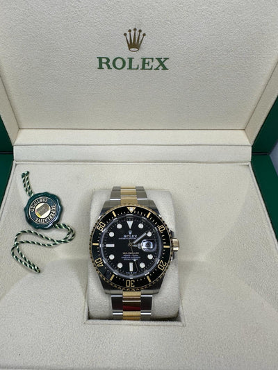 Rolex Sea-Dweller, Two Tone, Oyster bracelet, 43mm, Oystersteel and yellow gold, Black Dial, Cerachrom bezel insert in Black ceramic, 126603