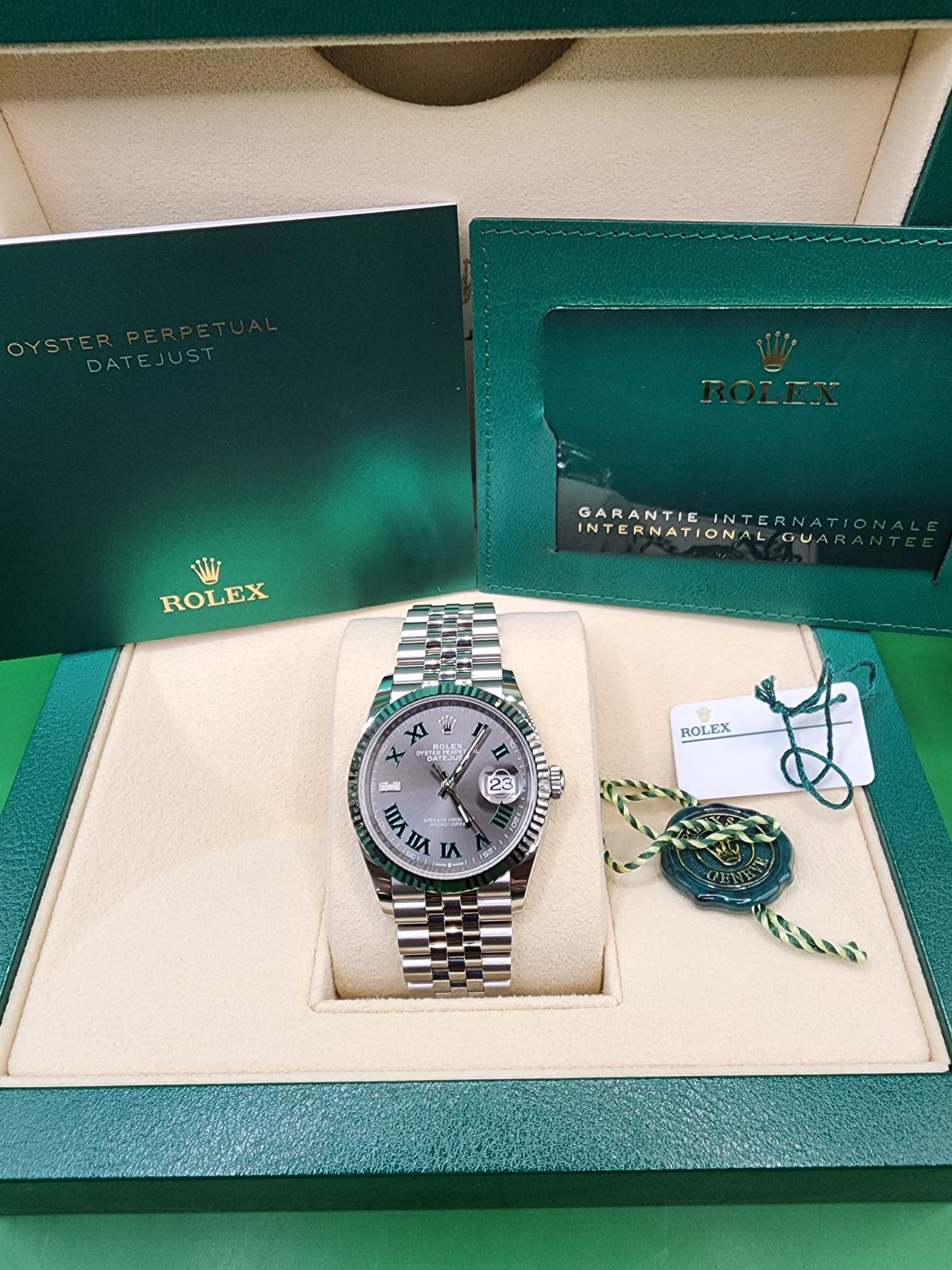 Rolex Datejust 36, Oyster, 36 mm, Oystersteel and white gold, Wimbledon Dial, Jubilee Bracelet, 126234