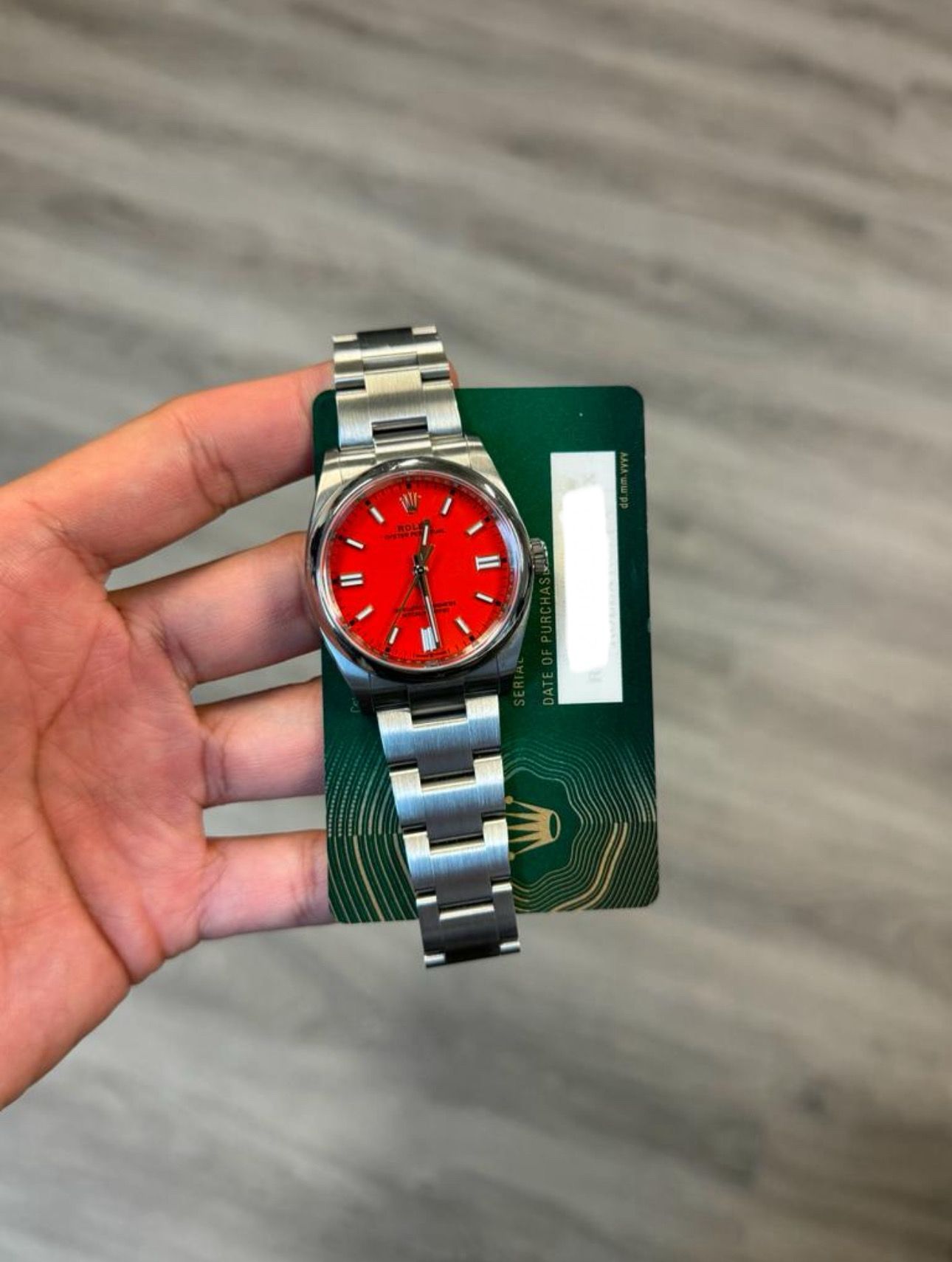 Rolex Oyster Perpetual 36, Oyster bracelet, 36 mm, Oystersteel, Coral Red Dial, 126000