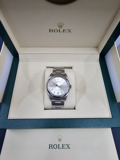 Rolex Oyster Perpetual 36, Oyster bracelet, 36 mm, Oystersteel, Silver Dial, 126000