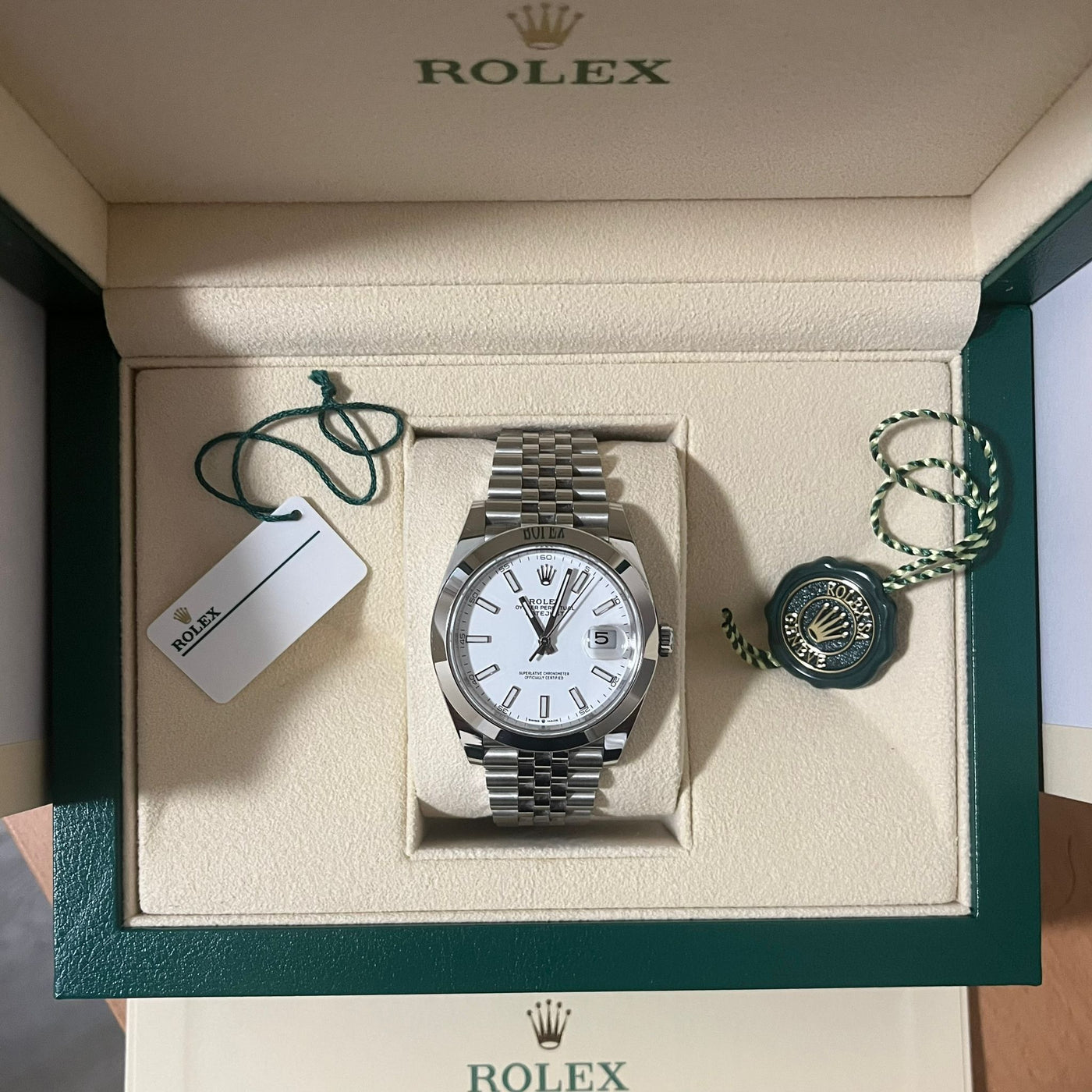 Rolex Datejust 41, Oyster, 41 mm, Oystersteel, White Stick Dial, Jubilee Bracelet, 126300