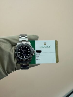 Rolex Submariner No-Date 40mm Preowned 114060 - Image 4