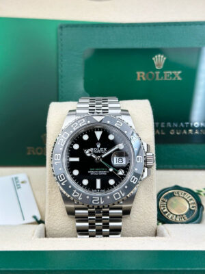 ROLEX GMT-MASTER II 126710GRNR '' BRUCE WAYNE'' JUBILEE BRAND NEW - Image 2