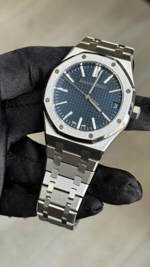 Audemars Piguet Royal Oak Selfwinding 41mm Blue Dial  ref.15510ST.OO.1320ST.06 - Image 2