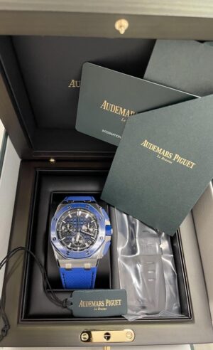 Audemars Piguet Royal Oak Offshore Selfwinding Chronograph, Smoked Blue Dial, Black ceramic case and Blue ceramic bezel, 26420CE.OO.A043VE.01 - Image 2