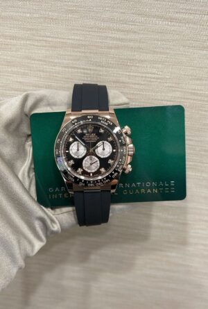 Rolex Cosmograph daytona, Oyster, 40 mm, 18kt Everose gold, Black Diamond dial, Black Cerachrom bezel  and Oysterflex bracelet, 126515LN - Image 2