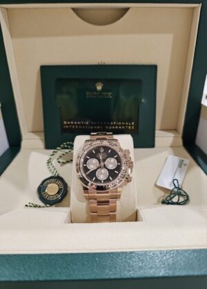 Rolex Cosmograph daytona, Oyster, 40 mm, 18kt Everose gold, Black Dial, 18kt Everose gold bezel and Oyster bracelet, 126505 - Image 2