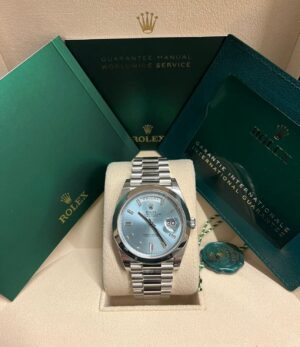 Rolex Day-Date 40 Platinum Presidential, Smooth bezel, Baguette Diamond ice-blue Dial, 228206 - Image 2