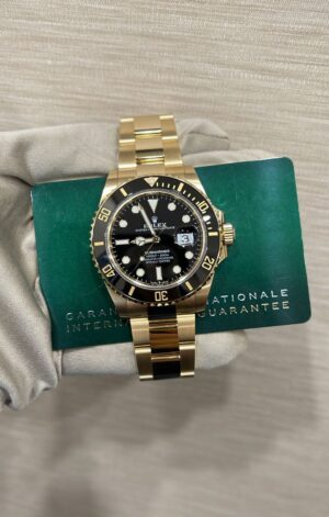 Rolex Submariner Date, Oyster, 41mm, Yellow gold, Black Dial, Cerachrom bezel insert in Black ceramic, 126618LN - Image 2