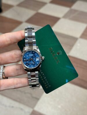 Rolex Datejust 31, Oyster, 31 mm, Oystersteel and White gold, Azzurro-Blue floral-motif with Diamonds Dial, Oyster Bracelet ref. 278274 - Image 2